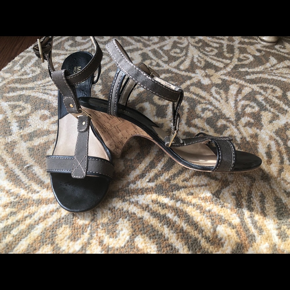 Michael Kors Tstrap beige/black